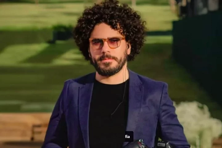 Segundo a reportagem, Alexandre então disse que Flávio poderia ir para a casa dele, e o brasileiro respondeu: Não, não se preocupe, eu me viro.