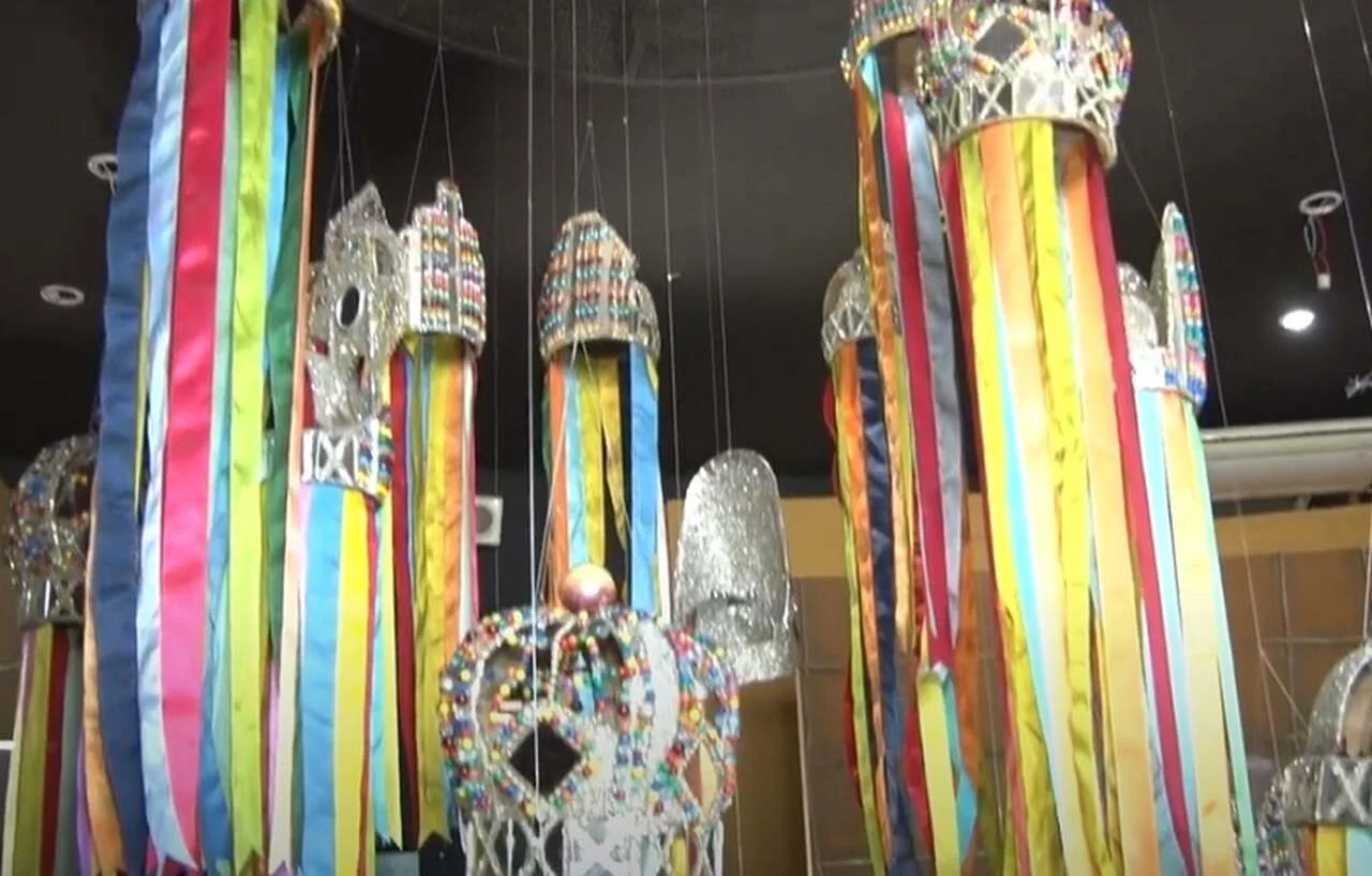 O Museu Théo Brandão, um dos maiores centros de preservação da cultura popular alagoana, é uma parada obrigatória para quem deseja conhecer mais sobre as manifestações culturais da cidade e do estado.