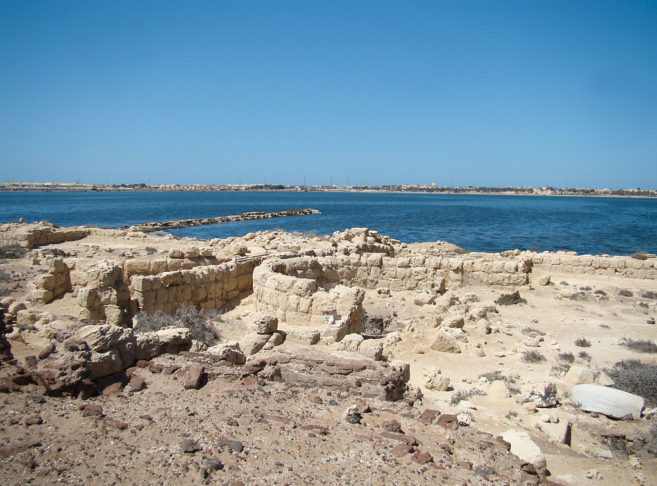 A cidade de Marea, situada na margem sul do lago, era considerada um importante porto durante o período romano.