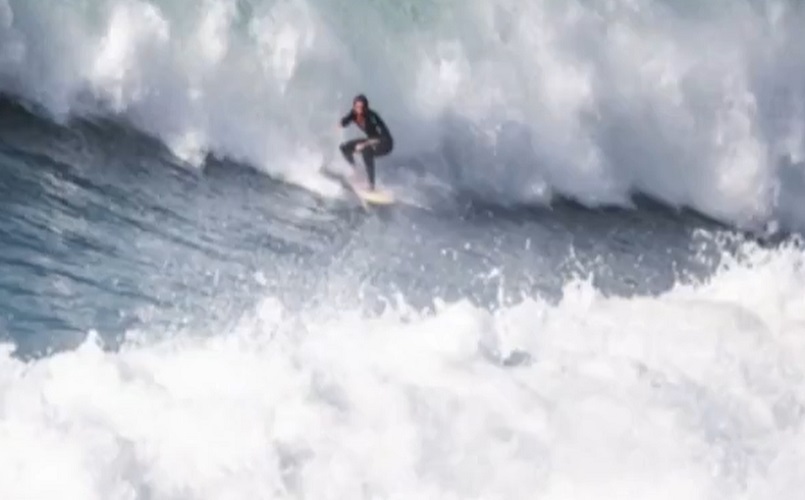 Não custa lembrar. Caso você flagre alguém sendo surpreendido e levado para o mar, imediatamente acione os Bombeiros no 193 e também procure jogar algum objeto flutuante no mar para que a vítima tenha algum suporte.