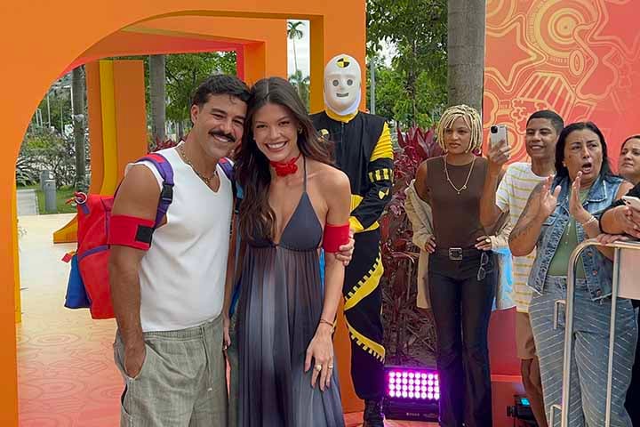 Como modelo, a futura sister ficou conhecida por participar duas vezes como Garota Verão em 2012 e 2014. No mesmo ano, Vitória Strada se tornou vice-campeã do Miss Mundo Brasil.