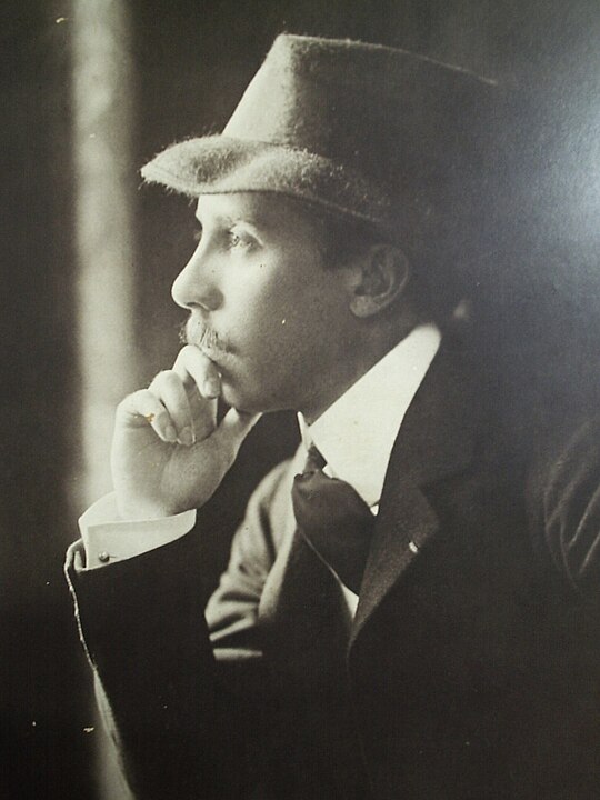 O biógrafo Gondim da Fonseca afirma que ele, na verdade, nao tinha interesse por relacionamentos íntimos e permaneceu virgem por toda a vida, focado apenas em sua atividade profissional, sua grande paixão.