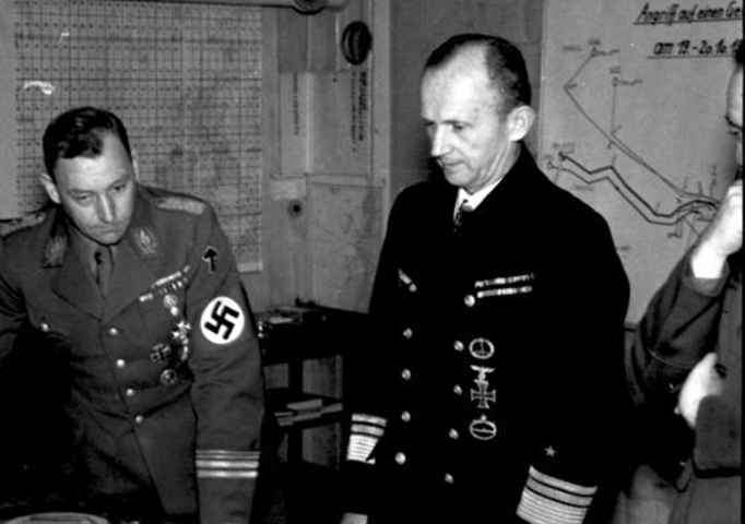 Não foi acusado de crimes contra a humanidade e há consenso de que ele não participou do Holocausto. Mas foi condenado por guerra marítima agressiva, em que deixou sobreviventes sem resgate. Foi sentenciado a 10 anos de cadeia. Morreu em 1980, aos 89 anos