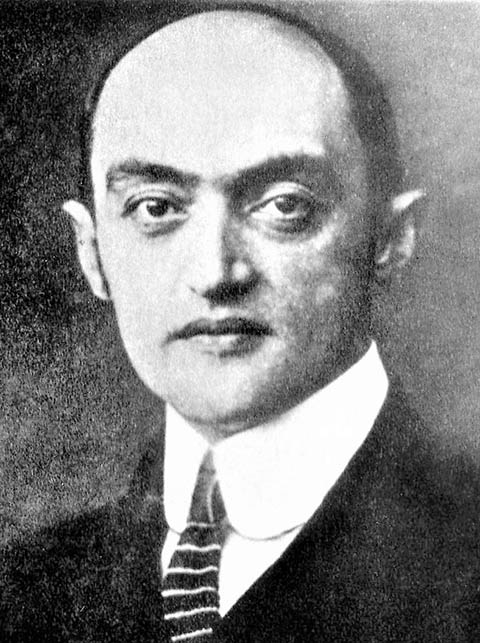 Joseph Schumpeter (1883-1950) - Austríaco, teve destacado papel no pensamento econômico da primeira metade do século XX. Considerava as inovações tecnológicas como motores do desenvolvimento. Com a ascensão do Nazismo, deixou a Áustria e se radicou nos EUA, permanecendo até a morte na Universidade de Harvard. 