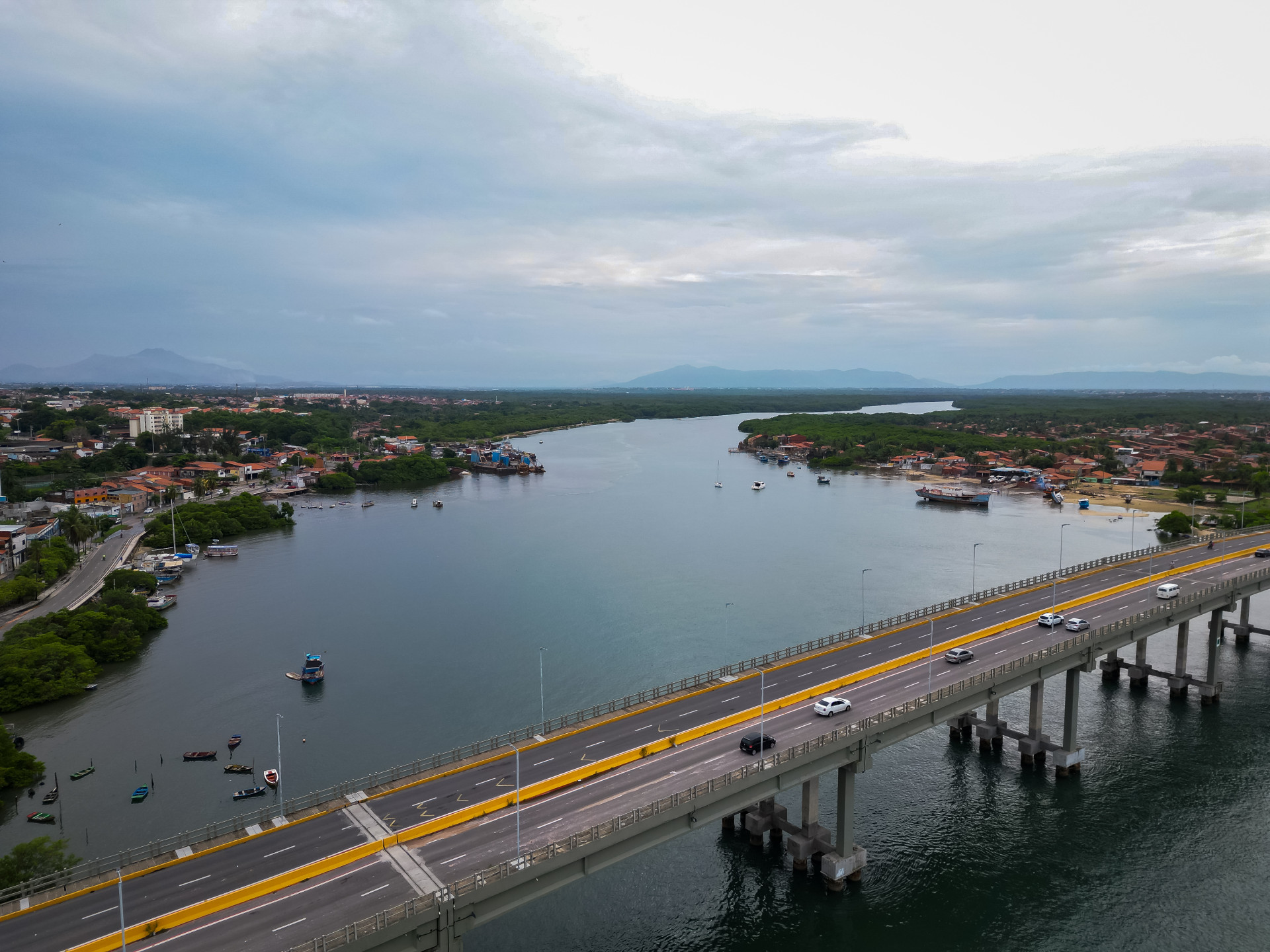 Ponte na Barra do Ceará marca encontro dos rios Ceará e Maranguapinho que estão entre os assoreados na Capital