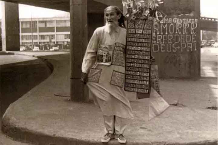 Na infância, José lidava diretamente com a terra e com os animais. Para ajudar a família, puxava carroça vendendo lenha nas proximidades. Aprendeu a amansar burros para o transporte de carga. Tempos depois, como profeta Gentileza, se dizia amansador dos burros homens da cidade sem esclarecimento.