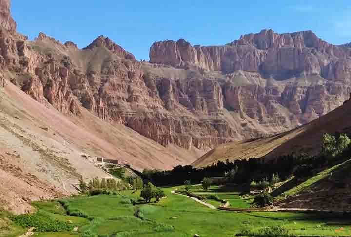 Encontro de espécies - Pesquisa divulgada na revista “Nature” apontou o local onde os Homo sapiens teriam se encontrado com os Neandertais. Trata-se da Cordilheira de Zagros, onde hoje fica a fronteira entre o Irã e o Iraque. Os cientistas já sabiam que os grupos haviam se encontrado em algum momento da história, porém não havia ainda um forte indício da localização.
