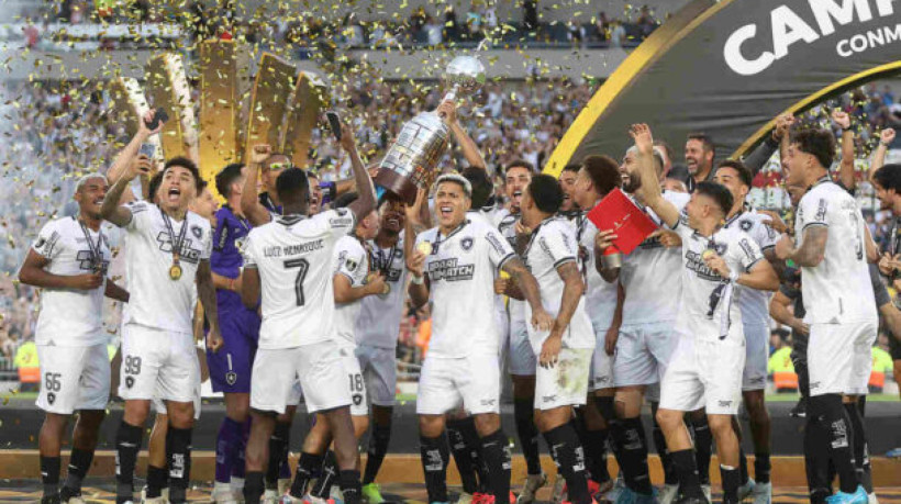 Clube encerra polêmica da dívida com os atletas um dia após a reapresentação 