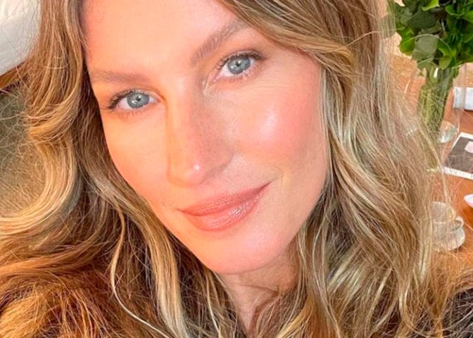 GISELE BÜNDCHEN - A renomada modelo brasileira está grávida, mas, mesmo antes, já tinha avisado que não consumia mais bebidas alcoólicas, nem mesmo em ocasiões sociais. 
