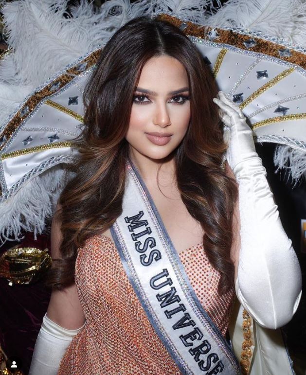 Vencedora da edição de 2021: Harnaaz Sandhu - País: Índia -  21 anos quando ganhou o concurso.  