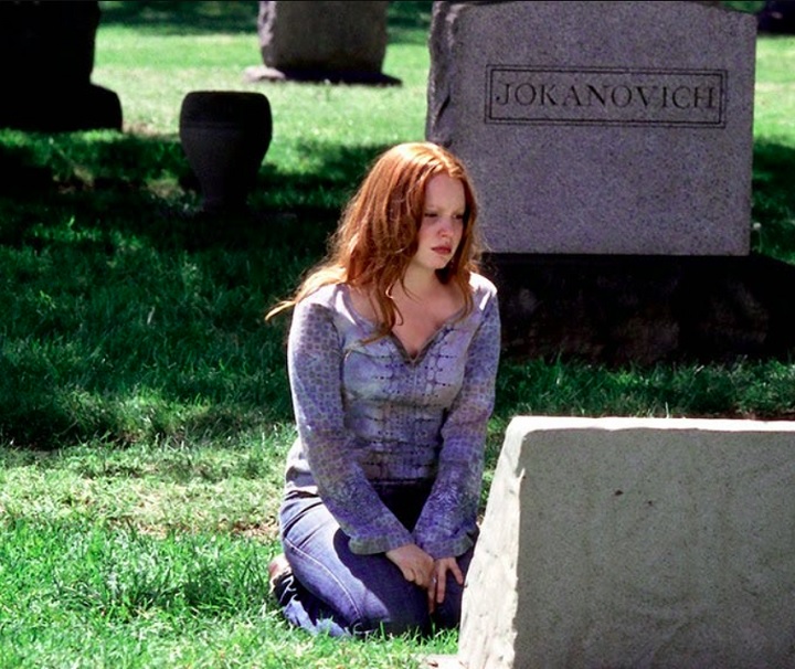 Um desses problemas pode ser até a morte de um ator ou uma atriz, por exemplo. E quando isso acontece, muitas vezes é necessário dar um jeito de se livrar do personagem, mesmo que para isso a produção tenha que matá-lo na história.