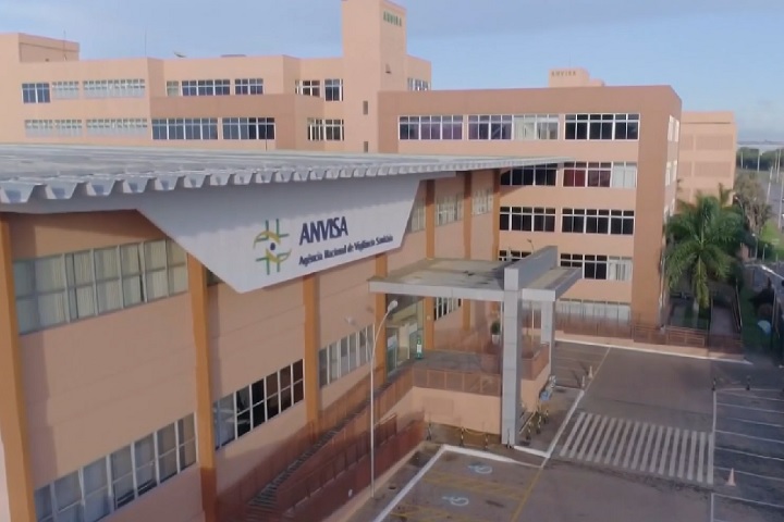 Em nota enviada ao g1, a Anvisa reforçou que apenas podem ser manipulados implantes hormonais contendo insumos farmacêuticos ativos (IFA) que já tiveram eficácia e segurança avaliadas pela Anvisa. Ou seja, medicamentos que tem ou já tiveram registro na Agência.