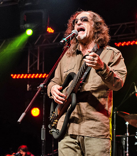 Alceu Valença - 01/07/1946 (78 anos). Um dos artistas mais importantes da música popular brasileira. Com um estilo que mistura frevo, baião e rock, ele é autor de sucessos como Cavalo de Pau e La Belle de Jour, eternizando a cultura nordestina.