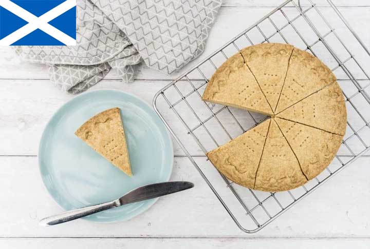 1º) Petticoat Tails (Escócia): O melhor biscoito do mundo, segundo o TasteAtlas, é feito com uma massa rica em manteiga, farinha e açúcar. Depois, eles são assados até ficarem dourados e polvilhados com açúcar de confeiteiro.