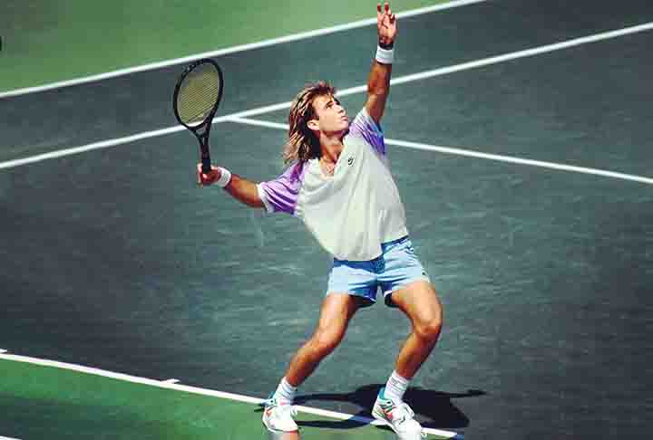 Agassi alcançou o topo do ranking em 1995, posição que ocupou por 30 semanas na carreira. Conquistou os seguintes títulos na carreira: Australian Open (1995, 2000, 2001, 2003), Roland Garros (1999), Wimbledon (1992), US Open (1994, 1999) e Olimpíada de Atlanta (1996).