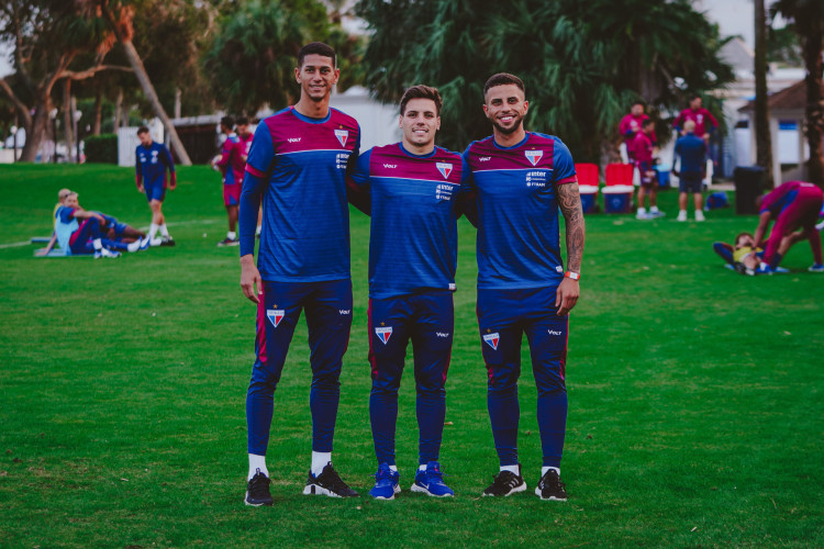 Zagueiro Gustavo Mancha, meia Lucca Prior e atacante Kauê Canela em treino do Fortaleza no Resort Sandpiper Bay, em Port Saint Lucie, na Flórida