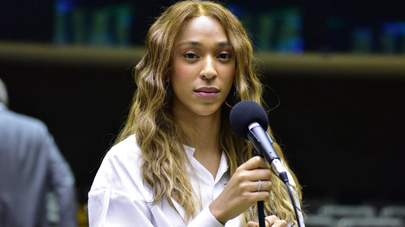 Publica&ccedil;&otilde;es falam em contratar "pistoleiros" e ocorreram ap&oacute;s deputada gravar v&iacute;deo defendendo a medida de fiscaliza&ccedil;&atilde;o do Pix
