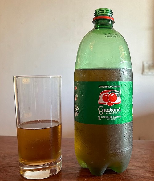 A bebida ficou famosa, e em 1921 surgiu o Guaraná Champagne Antarctica, que ajudou a popularizar ainda mais o uso do guaraná na indústria de refrigerantes.