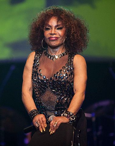 Nos Jogos Pan-Americanos de 2007 no Rio de Janeiro, Elza interpretou o Hino Nacional Brasileiro, no início da cerimônia de abertura do evento, no Maracanã e lançou o álbum Beba-me, no qual gravou as músicas que marcaram sua carreira.