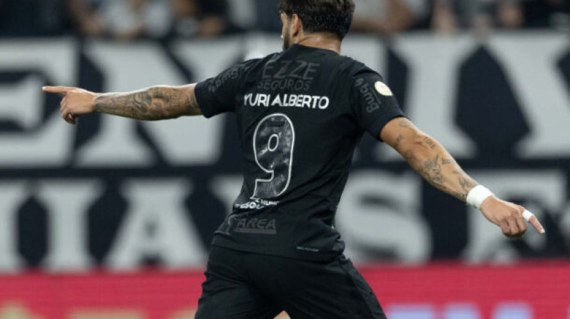 Cacá esclareceu o intuito da mensagem do atacante e descartou clima de crise no elenco corintiano, invicto há 11 jogos 