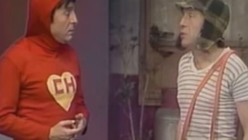 A popular série  “Chaves” voltou a ser exibida em TV aberta após quatro anos de ausência. A comédia está no ar de segunda a sexta, às 20h45, no SBT, onde já havia sido exibida tempos atrás. 
