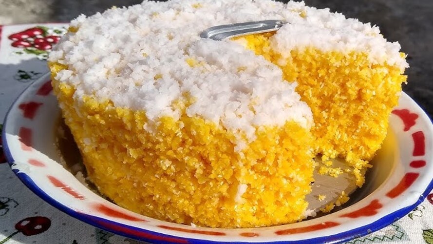 No Brasil, o milho foi espalhado pelos tropeiros, no século XVIII, durante o Ciclo do Ouro, em Minas Gerais, e a colheita coincide com as festas juninas, daí a ligação do milho com as quermesses.