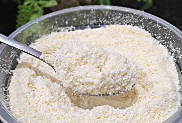 Farinha de Pipoca- Com alto teor de fibras e baixo índice glicêmico, ajuda a controlar o colesterol e regular o intestino. A cada 100 gramas possui 388 calorias. Substitui outros tipos de farinhas em massas, empanados, brownies e farofas.