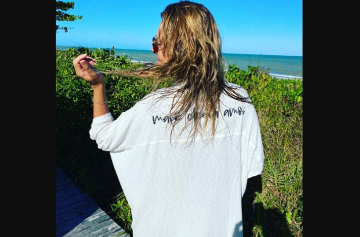  Em 2016,  Pelajo ganhou o 2º Prêmio SESCAP-PR de Jornalismo, na categoria “Reportagem para Televisão”, com a série Imóveis: Reflexo da Crise, que foi exibida no Jornal da Globo. 