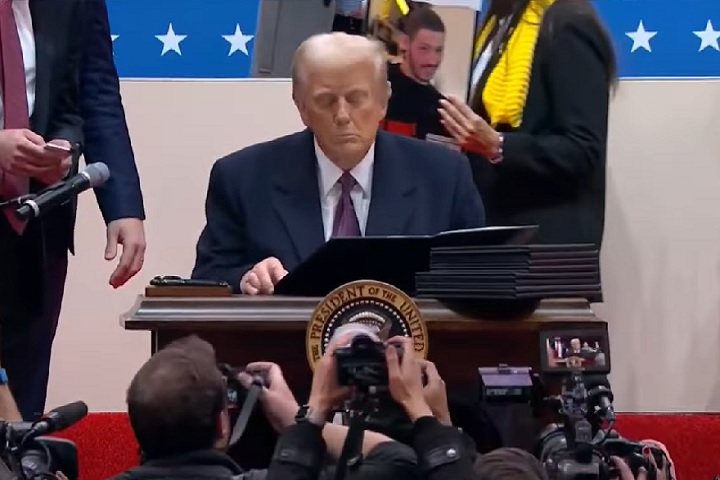 A decisão abrange cerca de 1.500 condenados pelo ato, ocorrido em protesto contra a vitória eleitoral de Joe Biden em 2020. Como resultado, os detidos que ainda estão presos deverão ser soltos.