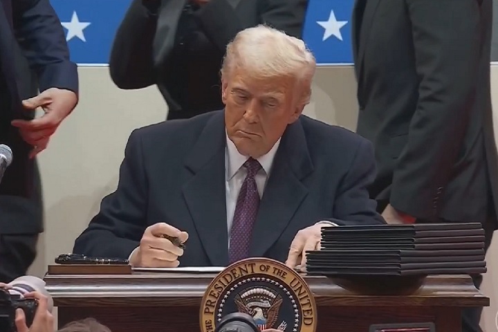 Anulação de decretos: Trump também revogou medidas que incentivavam a equidade racial, combatiam a COVID-19, abordavam discriminação de gênero e questões de imigração. 