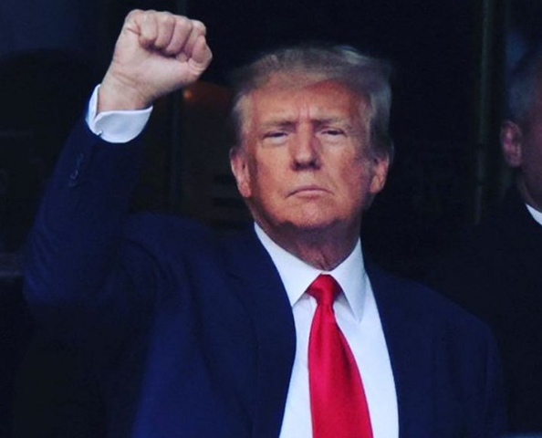 Suspensão temporária do programa de refugiados: Interrompe a admissão de refugiados por 90 dias, com possibilidade de extensão, enquanto são enviados relatórios sobre a situação.