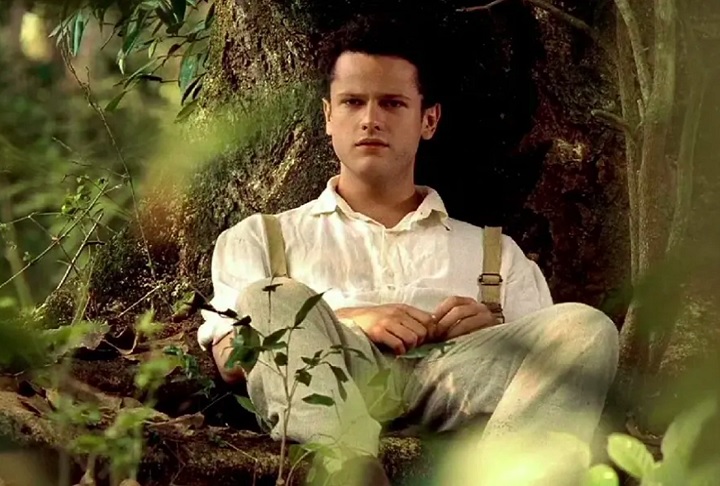 Selton também é lembrado por papéis mais desafiadores, como o de André no drama Lavoura Arcaica (2001).