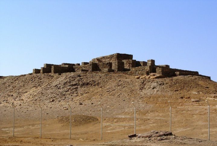 A cidade de Tayma, situada dentro do deserto, é uma das áreas mais antigas habitadas na Península Arábica, com registros de ocupação humana que remontam a milhares de anos.