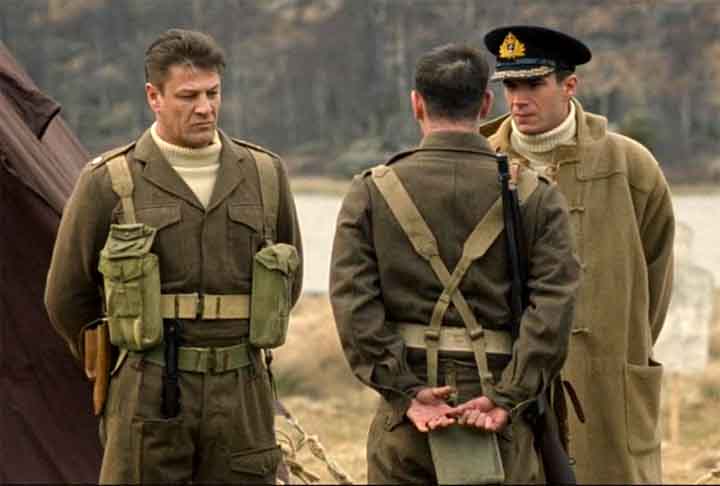 Comando de Elite (2011) - Major Jack Jones, morto a tiros.