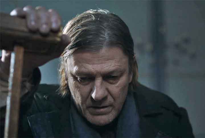 As Crônicas de Frankenstein (2015) - Inspector John Marlott, morto enforcado.