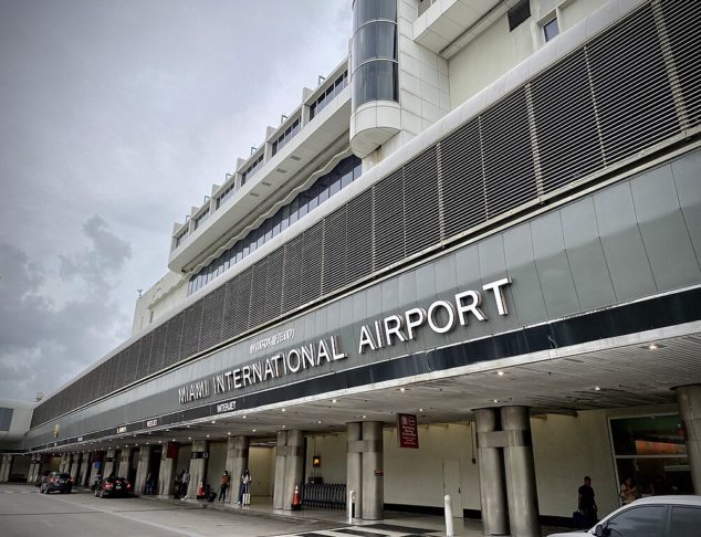 No Aeroporto Internacional de Miami, alguns voos tiveram que ser cancelados.