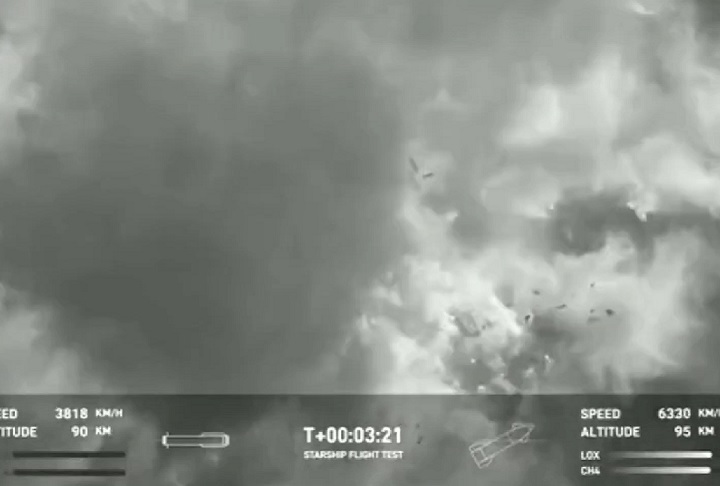 Em novembro/23, o Super Heavy (propulsor) explodiu, mas depois de se separar da nave.