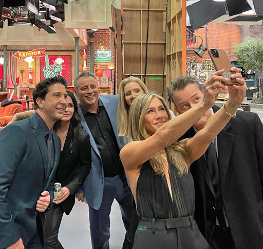 E eu acho que não faço mais isso – foi quando eu estava super privada de sono. O corpo está dizendo: ‘Agora não saia e desligue o alarme novamente, ok?’. Tornou-se algo com o qual eu realmente estava lutando, disse.