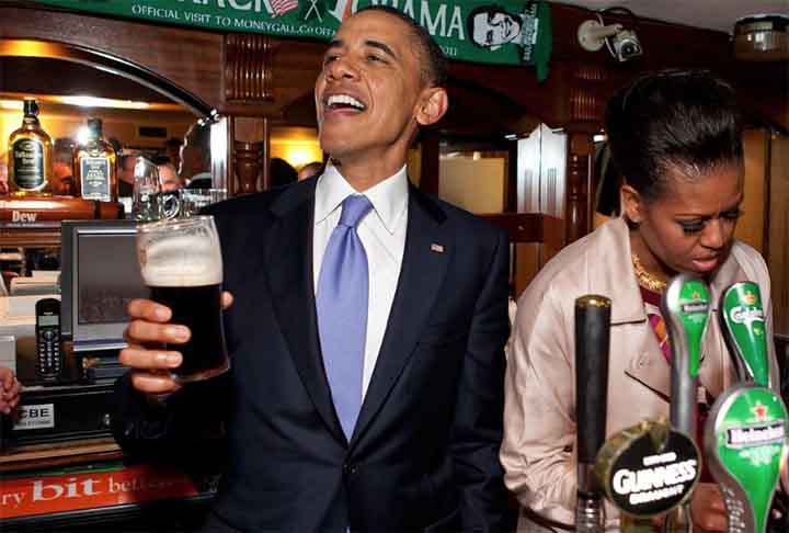 O fato de Obama ter comparecido sozinho ao funeral do ex-presidente Jimmy Carter e à posse de Donald Trump na Casa Branca deu força aos rumores. No entanto, no dia 17/1 Barack Obama fez uma declaração de amor a Michele no aniversário de 61 anos da ex-primeira-dama, com quem está casado há 32 anos. 
