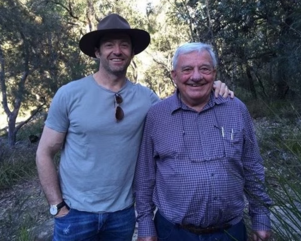 Ela deixou os filhos com Christopher, pai das crianças. Hugh Jackman disse que a imagem da mãe indo embora foi muito traumatizante. Christopher morreu em 2021, aos 84 anos. 