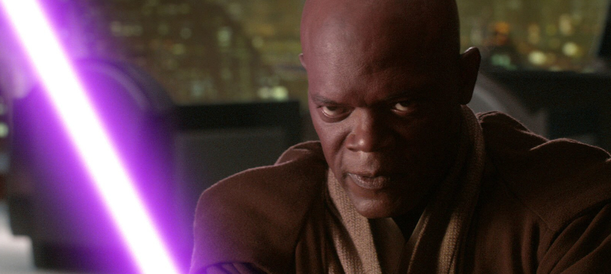 O ator também deu vida ao lendário Mestre Jedi Windu em uma das sequências mais lucrativas da história, Star Wars: Episódio I - A Ameaça Fantasma(1999).