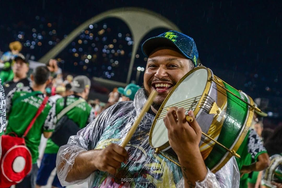 Neste carnaval, Pitty seguirá à frente da escola de Ramos depois de conquistar seu primeiro Estandarte de Ouro, premiação do Jornal O Globo, na última disputa da folia carioca.