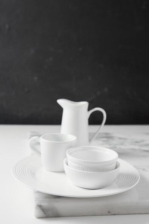 Na Europa, a porcelana foi chamada de ouro branco devido à sua beleza e valor extraordinário. As pessoas ficaram impressionadas com o material.
