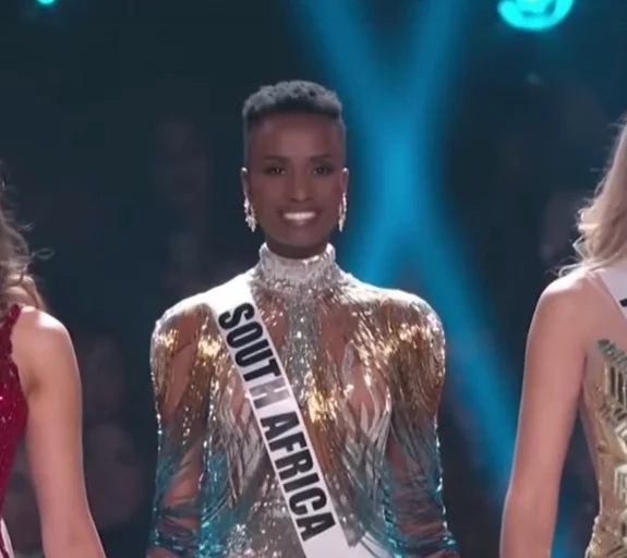 Vencedora da edição de 2019: Zozibini Tunzi - País: África do Sul - 26 anos quando ganhou o concurso