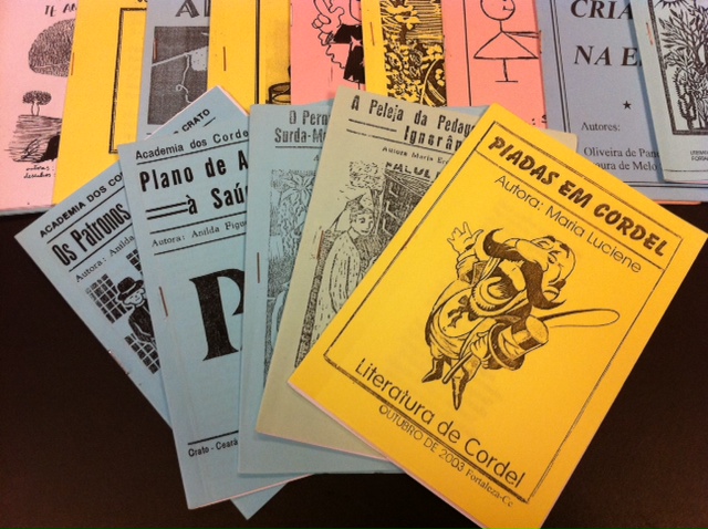 A Literatura de Cordel é um gênero literário popular no país, especialmente no Nordeste, caracterizado pela sua forma rimada e pela apresentação em folhetos de papel. 