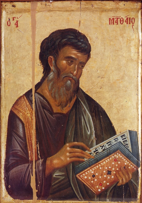 Mateus era um coletor de impostos antes de seguir Jesus, e seu evangelho, escrito por volta do ano 85 d.C., destaca os ensinamentos de Jesus, especialmente para os judeus convertidos ao cristianismo.