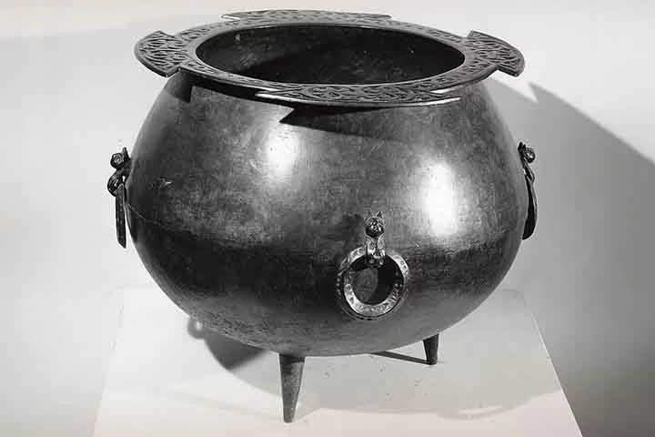 O leite pode ter sido fermentado nos caldeirões para ser conservado em forma de iogurte, ou pode ter sido ingrediente na produção de enchidos.