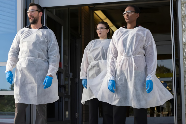 Lançada em janeiro de 2025 nos Estados Unidos, série "The Pitt", da Max, retrata as vivências da emergência de um hospital