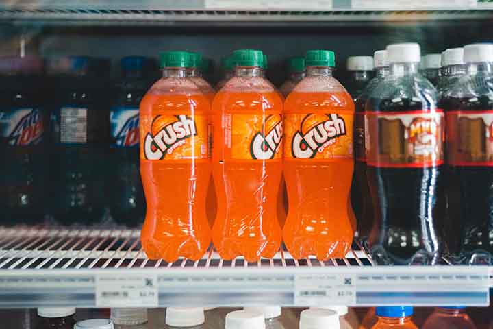 Crush - Produzido por diferentes empresas, teve alcance nacional e foi por longo tempo a principal concorrente da Fanta. 

