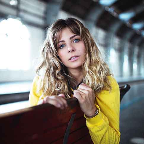 Espectadores notaram, inclusive, que em momentos famosos do namoro entre eles Galisteu deu lugar na trama a Xuxa. A Rainha dos Baixinhos é interpretada na série por Pâmela Tomé.
